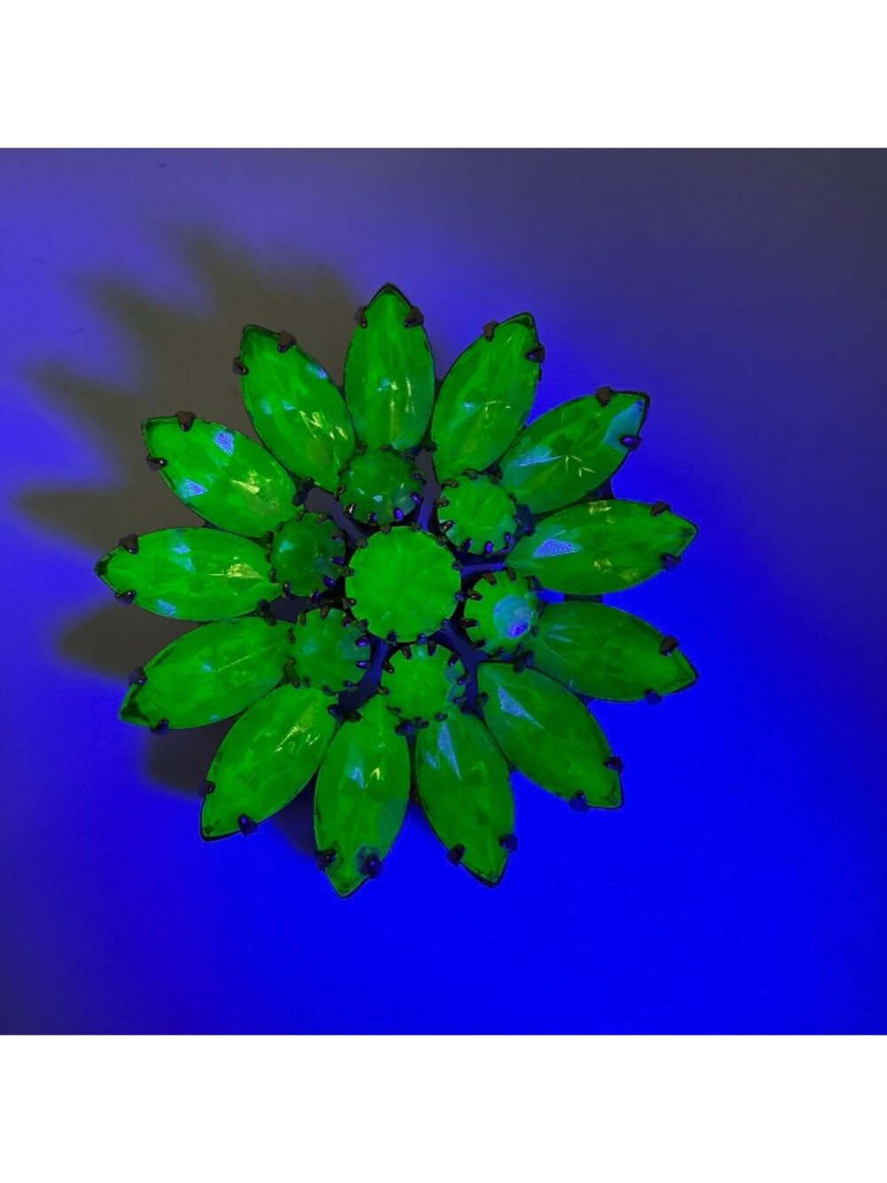 Vintage Green Uranium Rhinestone Brooch Pin Sunburst  UV Glows Gold Tone